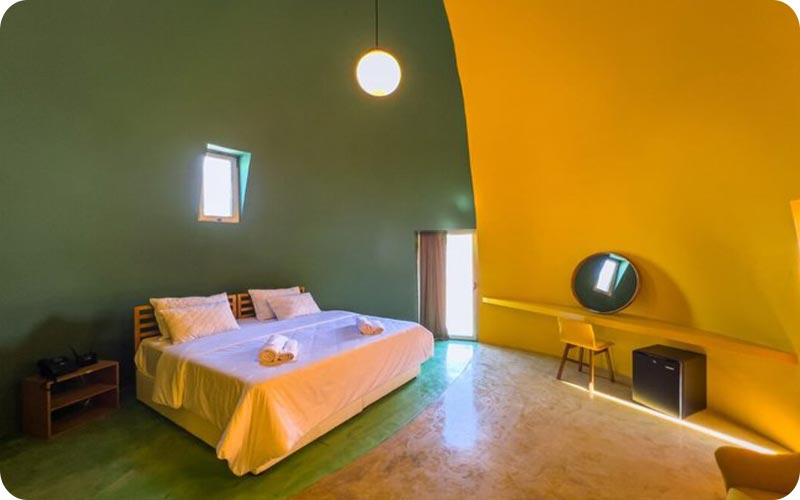 اقامتگاه ماجرا؛ جادوی رنگ‌ها در هرمز