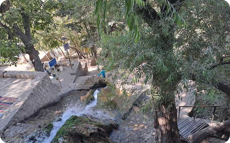 آبشار نیاسر: جواهری در دل کویر