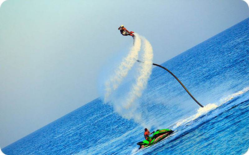 فلای بورد در کیش؛ پرواز، هیجان و زیبایی در یک قاب