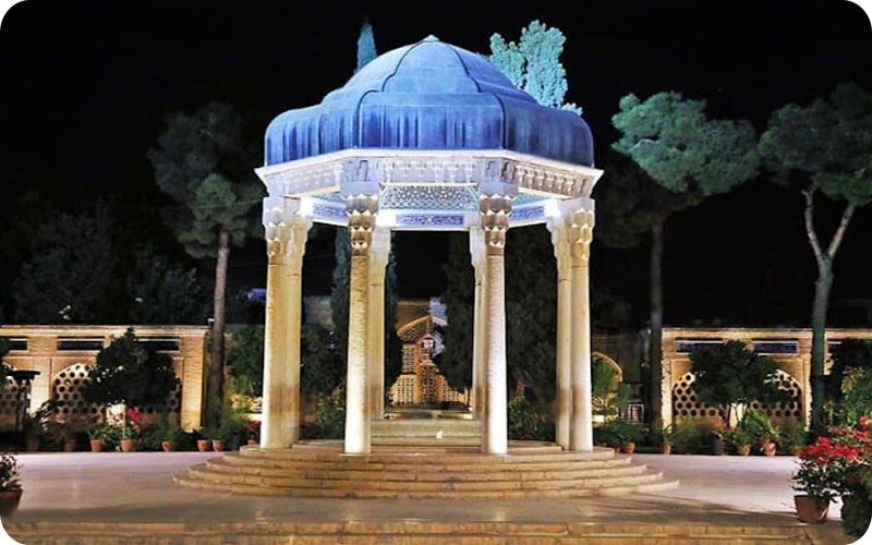 عکس‌های زیبای شبانه روزی آرامگاه حافظ 