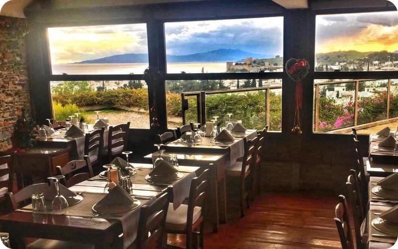 رستوران فضا بسته هتل ال وینو اند سوئیتز