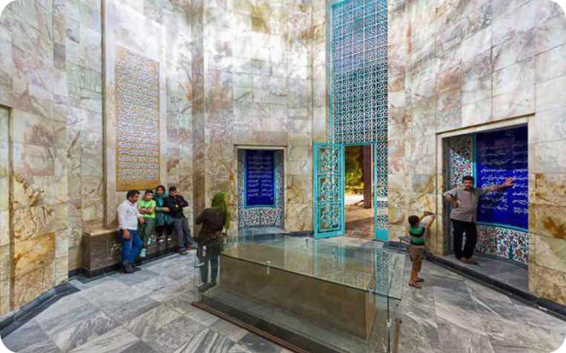 سعدیه، باغی از شعر و ادب