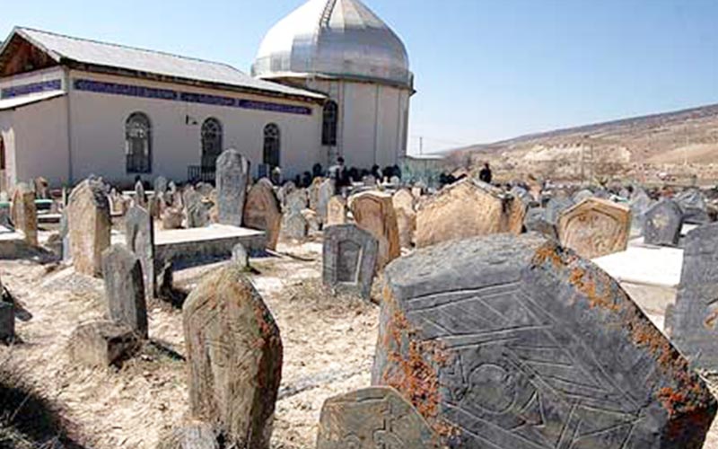 ماجرای مرموز قبرستان سفید چاه
