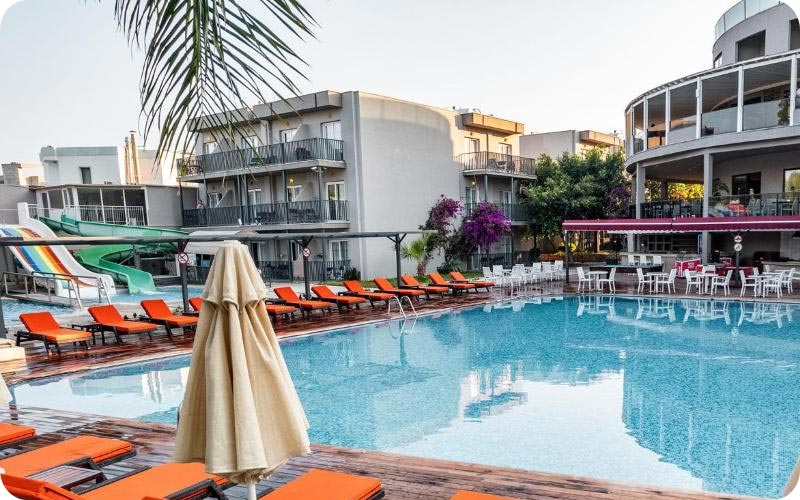 استخر روباز هتل بدروم بیچ ریزورت