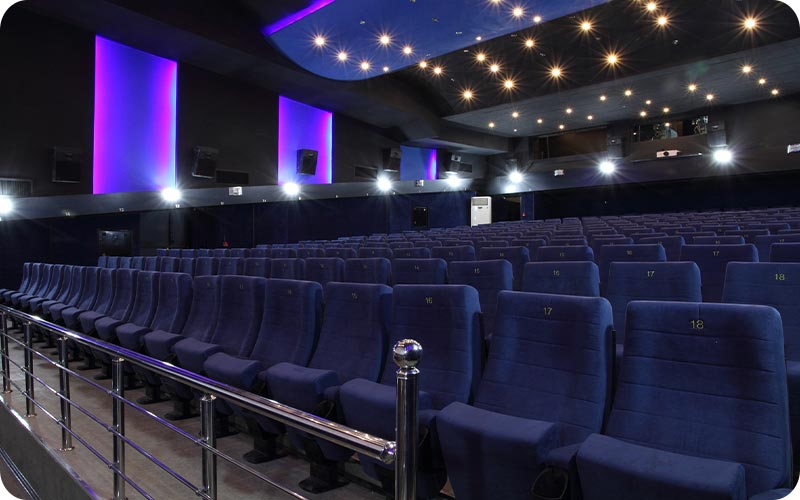 تصاویری از سالن‌های سینما ساویز کرج