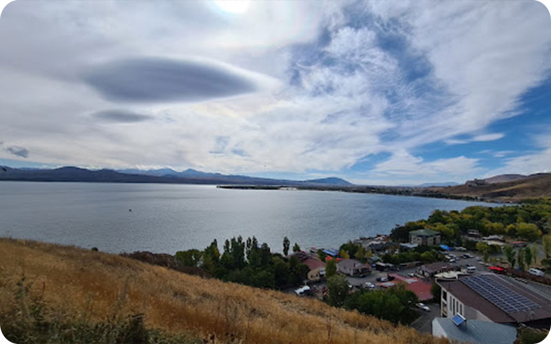 چشم اندازه دریاچه سوان