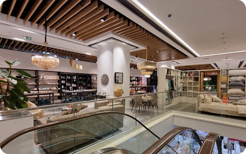 زیبایی‌های مرکز خرید روشا