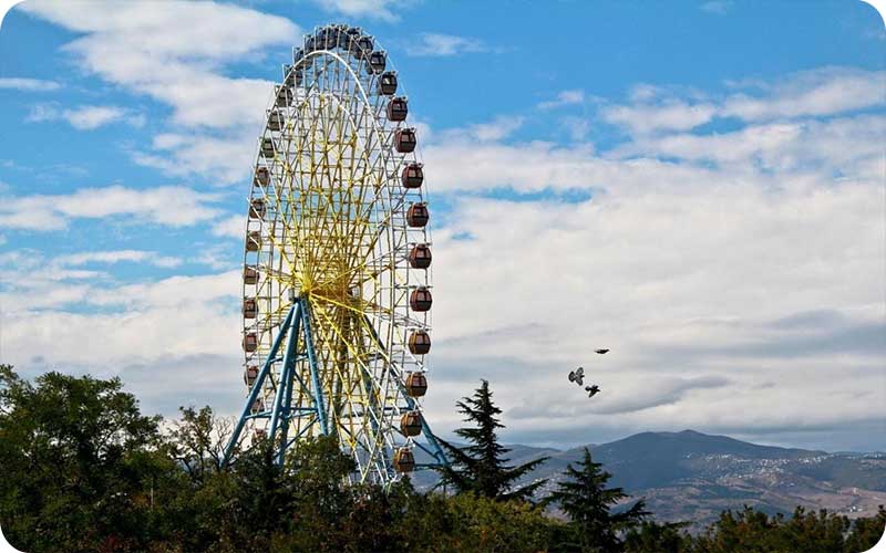 پارک متاتسمیندا تفلیس؛ زیبایی در بلندای شهر