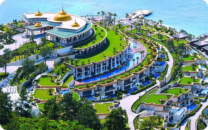 عکسهای هتل جمیرا بدروم؛ نمایی از معماری مدرن و منظره ساحلی