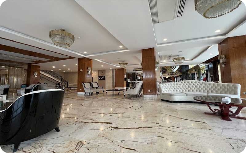 سفری به دنیای آرامش و راحتی در هتل کوروش