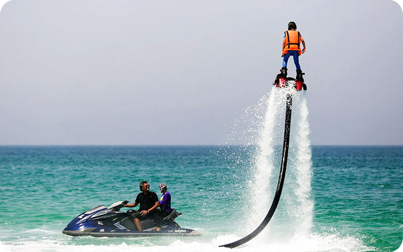 تصاویر هیجان‌انگیز از فلای بورد کیش | پرواز روی آب