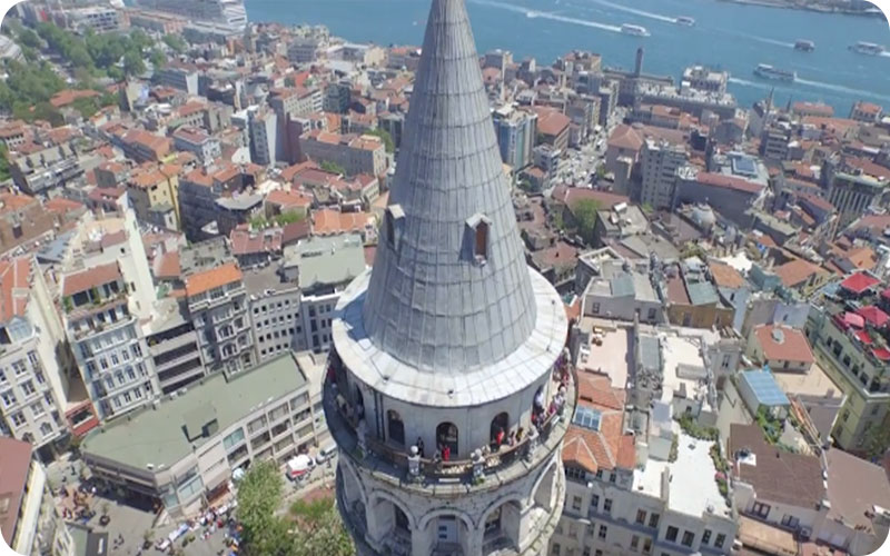 نمایی خیره‌کننده از استانبول از بالای برج گالاتا